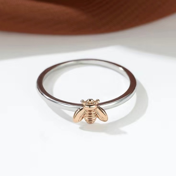 🐝 Two toned silver yellow gold BEE Ring - Picture 5 of 10